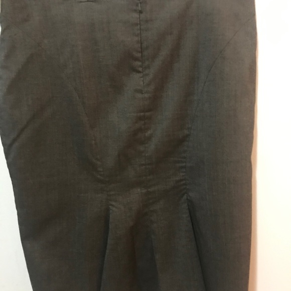 The perfect light academia pencil skirt! - Picture 2 of 4